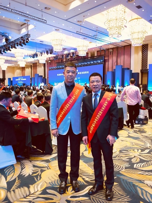 尚品宅配李连柱获优秀中国特色社会主义事业建设者奖 尚品宅配李连柱获优秀中国特色社会主义事业建设者奖
