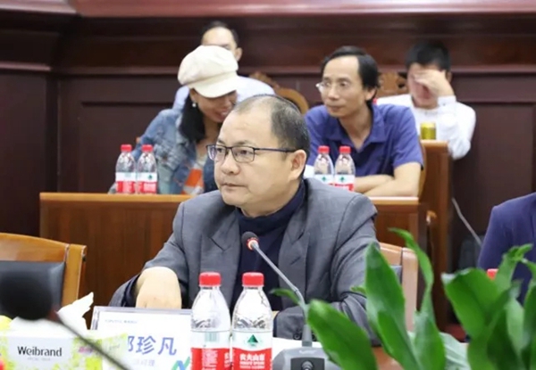集泰股份总部和募投项目 近百名投资者走进参观
