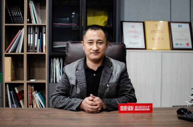 城市素颜墙布营销总监王忠宝：终端运营以渠道营销为主