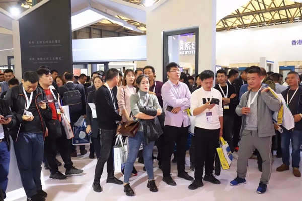 E格门窗在上海迎来万人参展 用产品诠释安静的燃