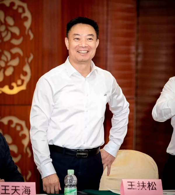 合生雅居全屋定制CEO王天兵出席南充第二届交流会活动