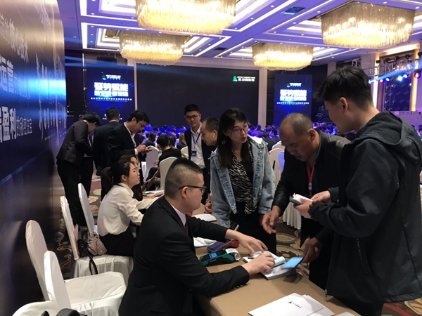 王力快干全智能晾衣机荣获星翔奖2019晾衣架十大品牌桂冠
