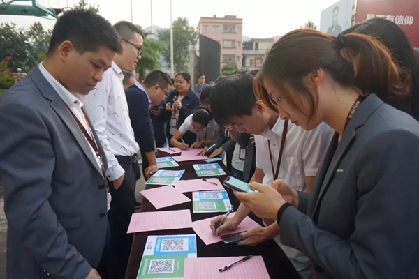 百能不锈钢橱柜组织为员工黄炎爱心义捐大会顺利结束