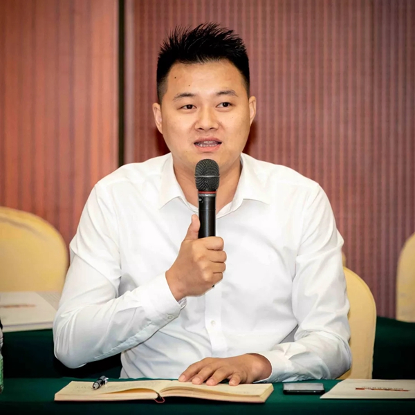 合生雅居全屋定制CEO王天兵出席南充第二届交流会活动