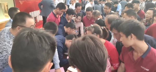 百能不锈钢橱柜组织为员工黄炎爱心义捐大会顺利结束
