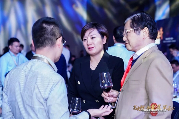 特普丽董事长杨冀荣获“金采奖—2019中国房地产产业链卓越领导力CEO”称号