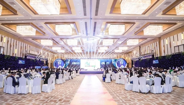 玛格全屋定制第五届中国家居业重塑产业链价值体系大会荣获两大奖项