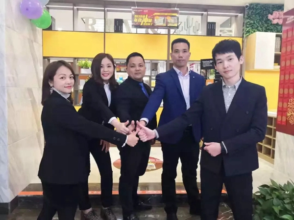 美佰利全屋定制2020双旦大促誓师大会立下军令状