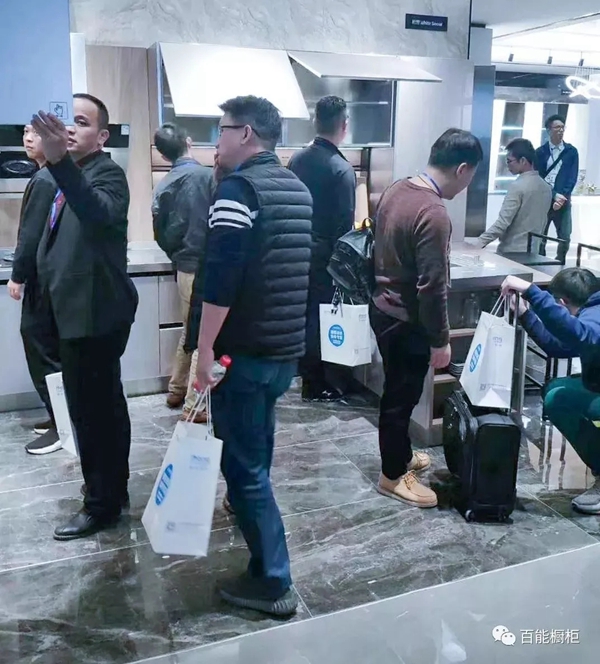 百能不锈钢橱柜迎接同行50余人莅临交流智能化发展模式