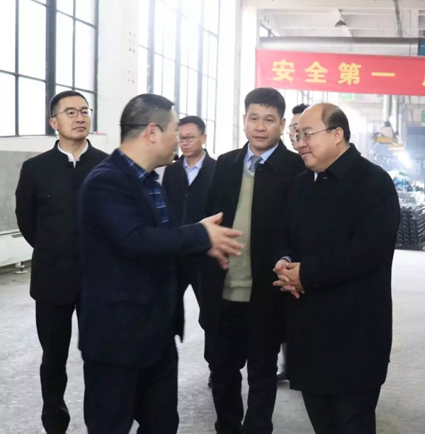 实业派与学院派强强联手 王力携手西安交大开展长期合作