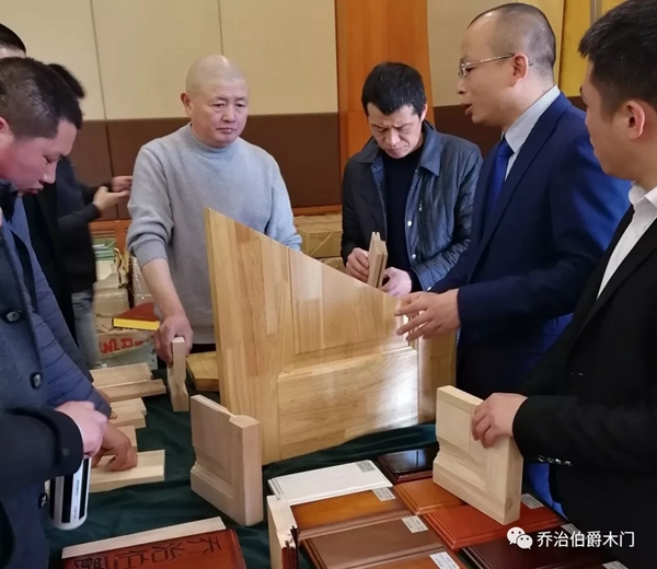 乔治伯爵木业集团喜获2019年重庆木门行业双荣誉 乔治伯爵木业集团喜获2019年重庆木门行业双荣誉