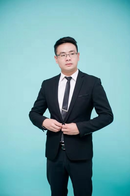 蜀绣墙布罗勇：提升服务质量，建立牢不可破的经销渠道  