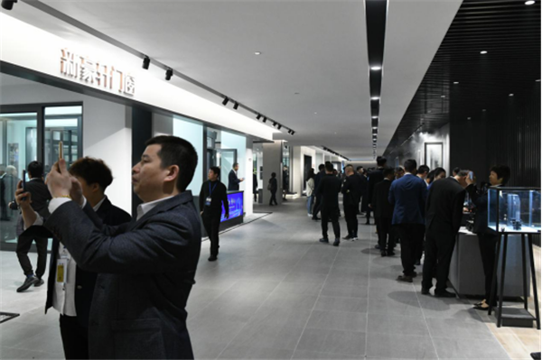 新思维·新未来|新豪轩门窗第十七届品牌战略峰会暨全球新品发布会圆满成功