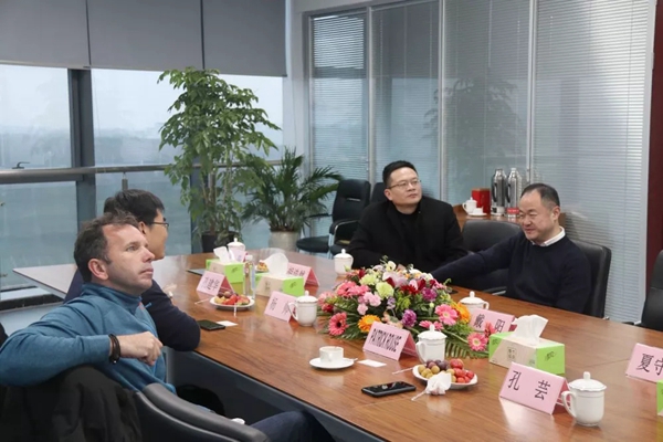EMAAR集团和中建中东总公司领导一行莅临富煌木业考察调研