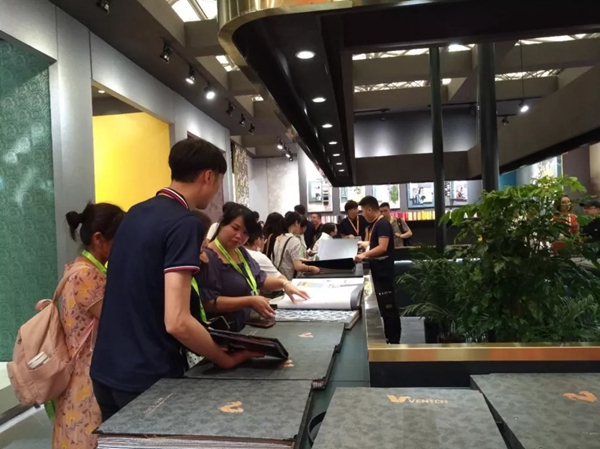 凡情艺术墙布：一起来了解2020年墙布行业发展趋吧