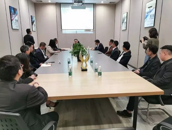 德斯莱斯高铁机场、中央电视台战略合作发布会:德斯莱斯共享模式赋能定制门窗中小企业战略转型
