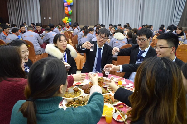 简一家居2019年终盛典暨表彰大会圆满落幕：凝心聚力 不负韶华