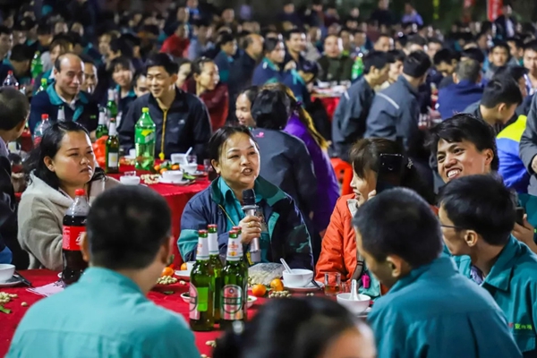 亚当斯2019年结晚会圆满成功:新跨越 赢未来 亚当斯2019年结晚会圆满成功:新跨越 赢未来
