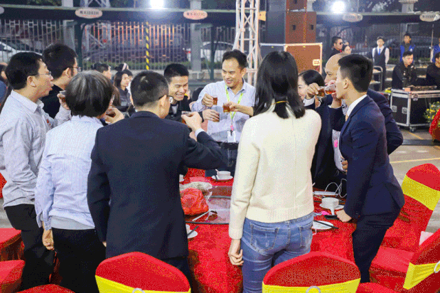 亚当斯2019年结晚会圆满成功:新跨越 赢未来