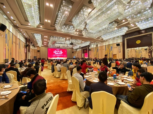荣高全屋门窗定制2020跨年晚会暨2019年表彰大会圆满落幕