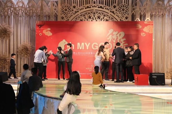 御秀软装2020年新春年会暨2019年表彰大会完美收官 御秀软装2020年新春年会暨2019年表彰大会完美收官