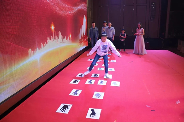 荣高全屋门窗定制2020跨年晚会暨2019年表彰大会圆满落幕