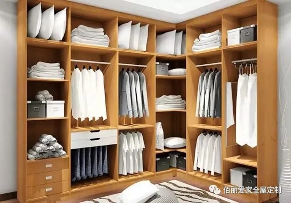 佰丽爱家全屋定制：衣柜收纳怎么办 干货来袭换季整理不用愁