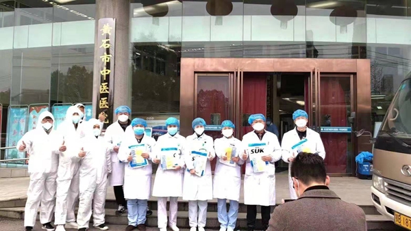 可罗雅墙布全体经销商自发募捐近10万元 深入一线“战疫”驰援