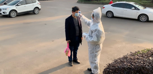 王力集团率先举起门锁业复工大旗