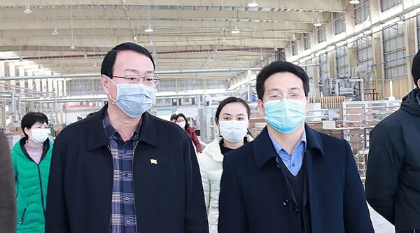 巢湖市委副书记许汉生莅临富煌木业检查指导企业复工复产工作