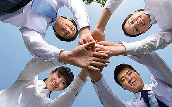 慧亚家居热线黄金荣:怎么跟牛人相处?