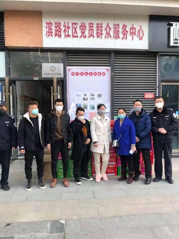 可罗雅墙布全体经销商自发募捐近10万元 深入一线“战疫”驰援