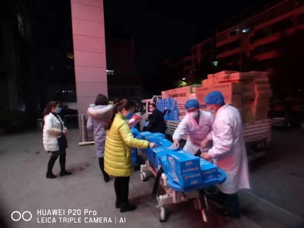 疫情无情人有情 兔宝宝用善举将温暖延续 疫情无情人有情 兔宝宝用善举将温暖延续
