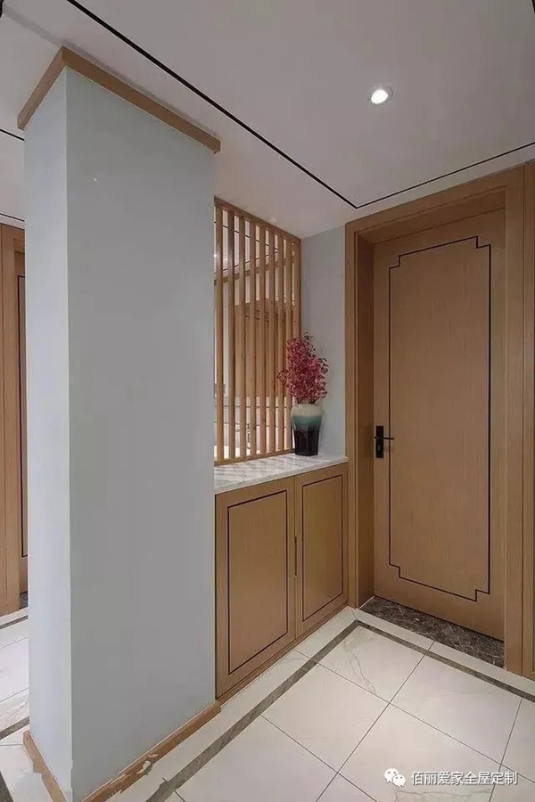 佰丽爱家全屋定制：怎么才能在进门见厅的情况下 把玄关和鞋柜设计好？
