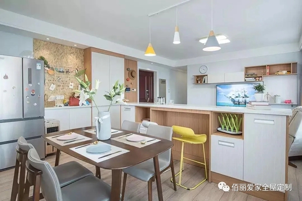 佰丽爱家全屋定制：流行的隔断柜案例 美观时尚增加浪漫格调