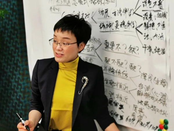 沃莱菲壁纸壁布:软装一姐蓝筱玉直播开讲 软装的恋爱式搭配原则