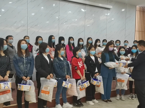 丽都门窗愿各位女神们节日快乐，永葆青春
