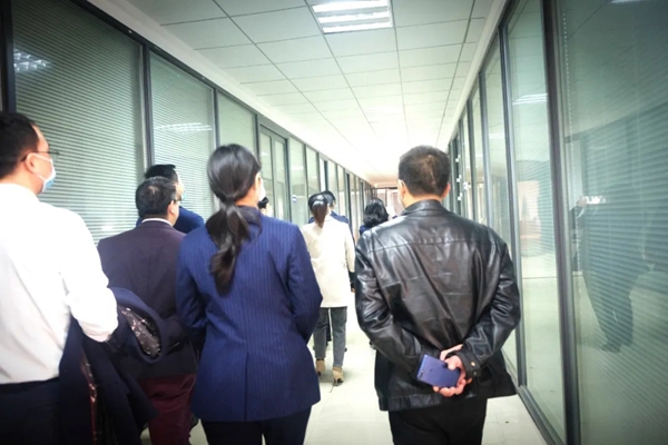 福湘定制:万科物业一行莅临福湘定制工厂视察 福湘定制:万科物业一行莅临福湘定制工厂视察