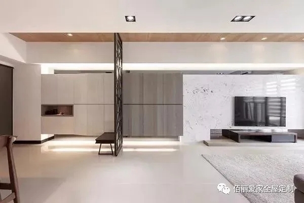 佰丽爱家全屋定制：怎么才能在进门见厅的情况下 把玄关和鞋柜设计好？