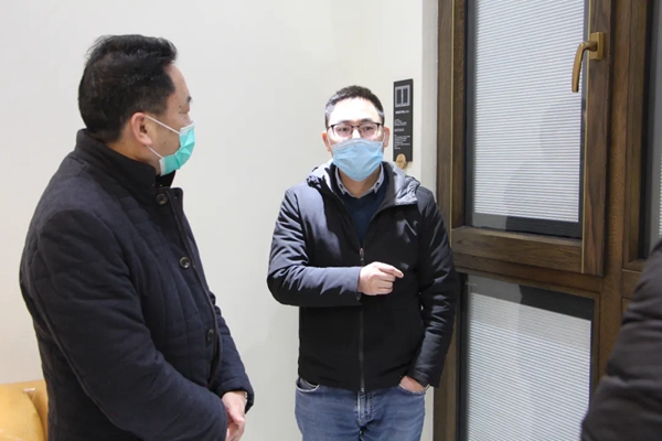 卡莱克铝包木门窗：芜湖市鸠江区人大主任张再保莅临总部慰问
