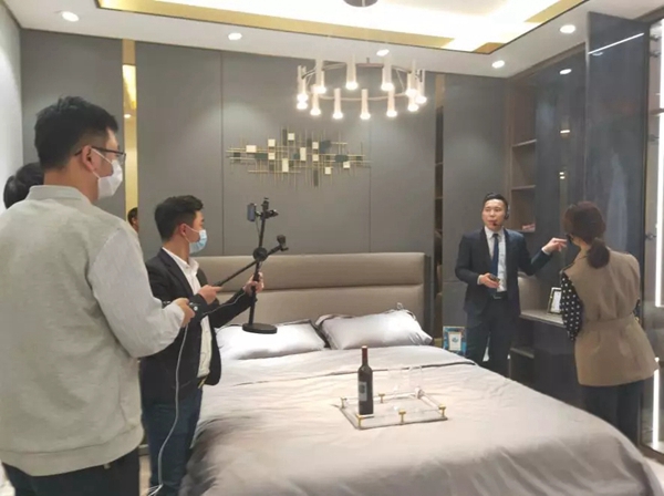 达斐丽全屋定制:成交1513单!“开工盛典”暨工厂直播抢购夜落下帷幕 达斐丽全屋定制:成交1513单!“开工盛典”暨工厂直播抢购夜落下帷幕