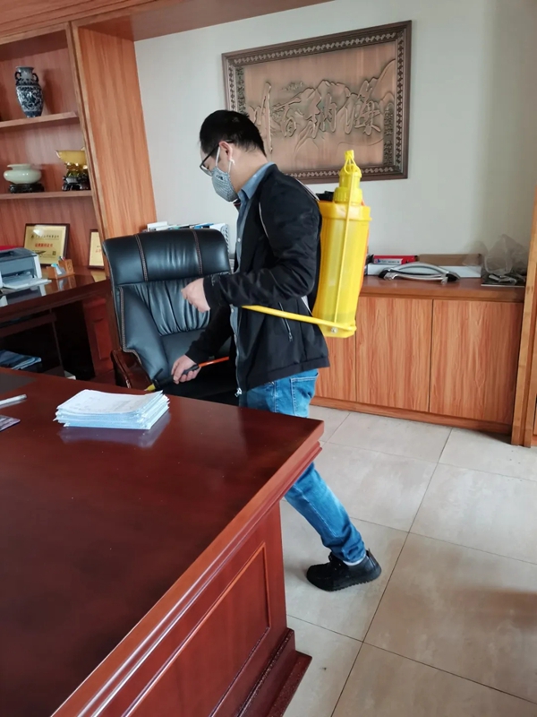 丽都门窗疫情当前防控复产两不误双促进，让员工上班更安心！