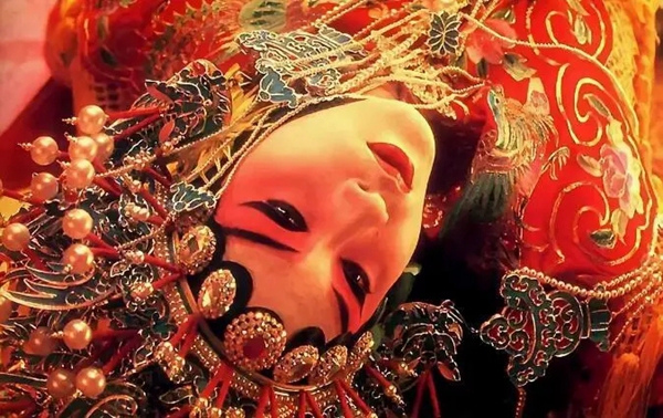 墙纸墙布窗帘家居软装展：在影像中寻找飞入寻常百姓家的墙纸