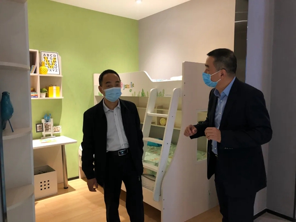亚丹家居欢迎花都区科工商信局领导莅临生态直播间考察调研