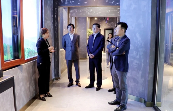 金鹏阳光门窗迎安粮集团领导一行莅临考察交流