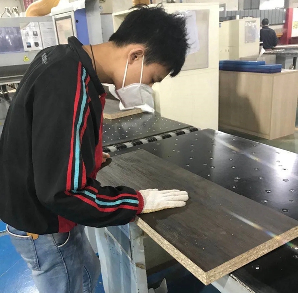 劳卡全屋定制:一个开料电子锯主操手的“武功秘诀”