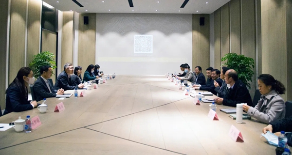 上海市经信委张建明、青浦区政府倪向军一行莅临书香门地慰问调研