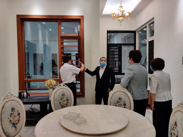 紫佳门窗:广西贵港市覃塘区委领导莅临总部考察指导