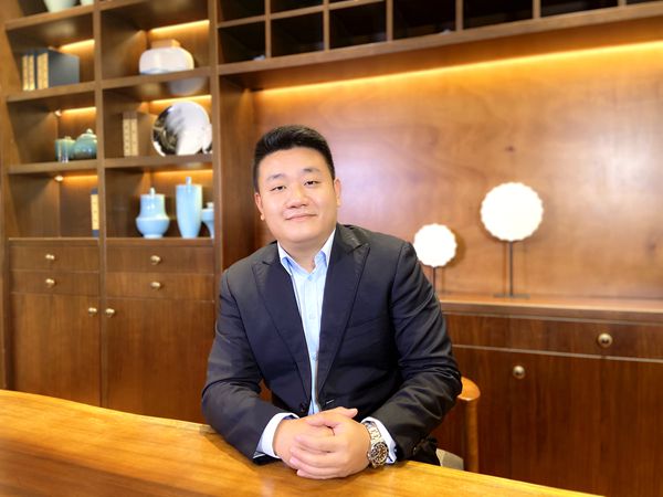双羽木门：疫情之下的大商之道——扶上马+全面护航