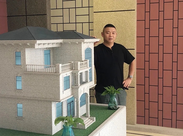 巴德士仿石艺术漆海南千万级经销商刘云：大牌护航，创业不难！